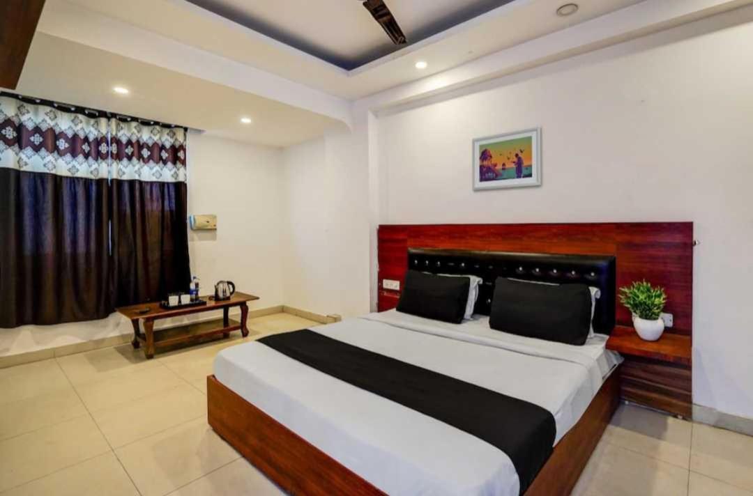 Hotel O Anshu B&B New Delhi Exterior photo