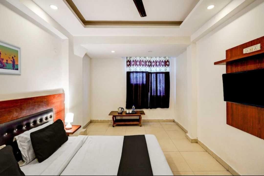 Hotel O Anshu B&B New Delhi Exterior photo