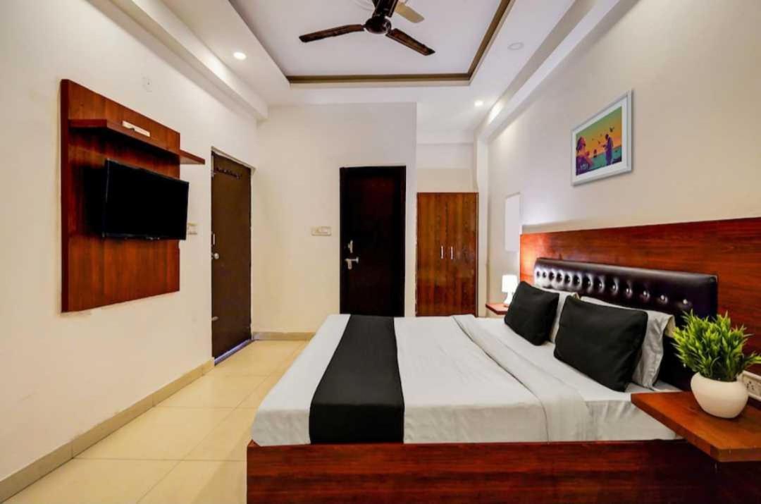 Hotel O Anshu B&B New Delhi Exterior photo