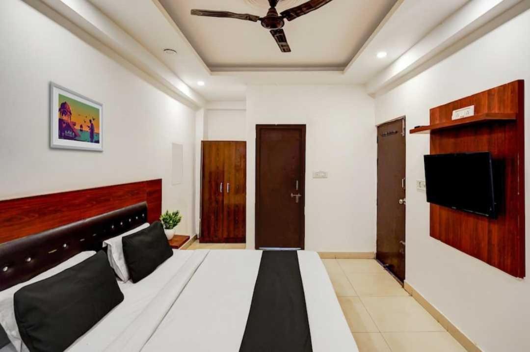 Hotel O Anshu B&B New Delhi Exterior photo