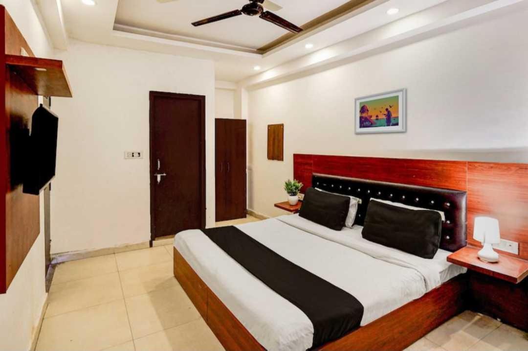 Hotel O Anshu B&B New Delhi Exterior photo