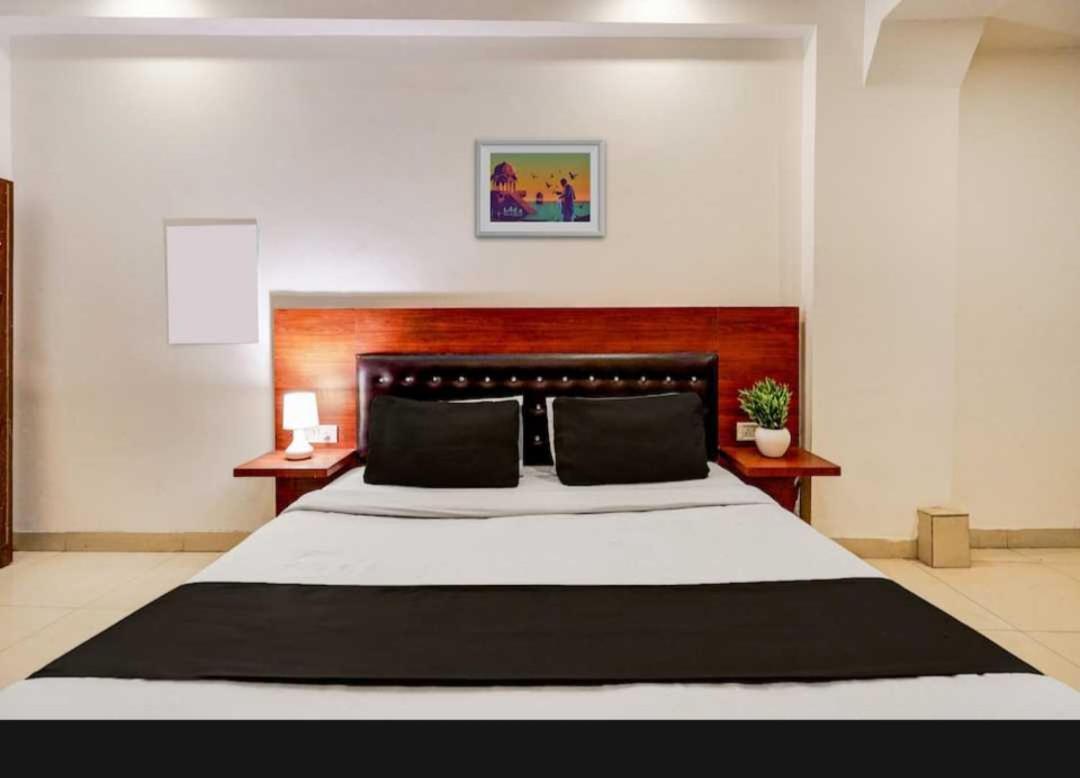 Hotel O Anshu B&B New Delhi Exterior photo