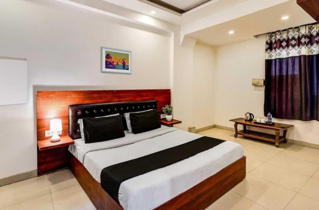 Hotel O Anshu B&B New Delhi Exterior photo
