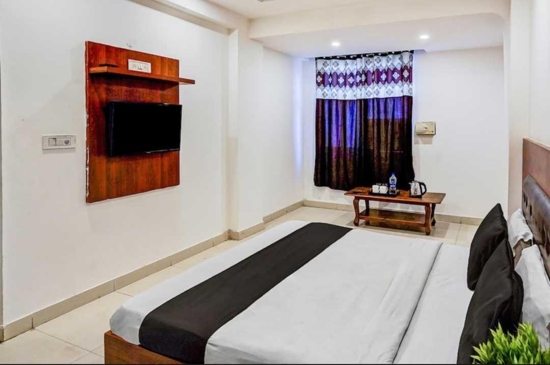 Hotel O Anshu B&B New Delhi Exterior photo