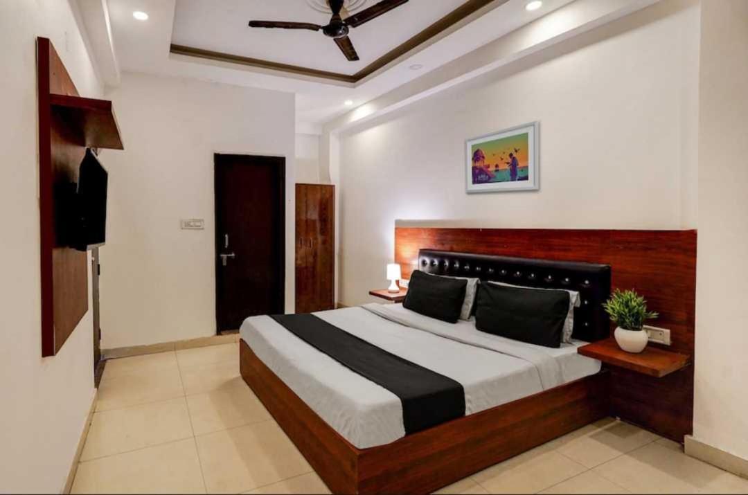 Hotel O Anshu B&B New Delhi Exterior photo